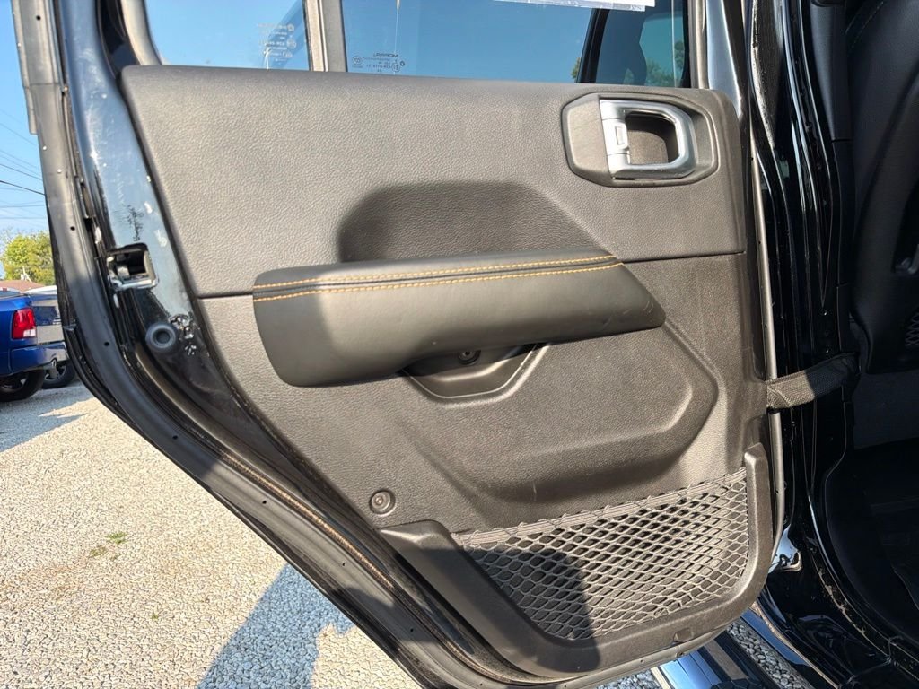 Used 2024 Black Jeep Sahara image 39