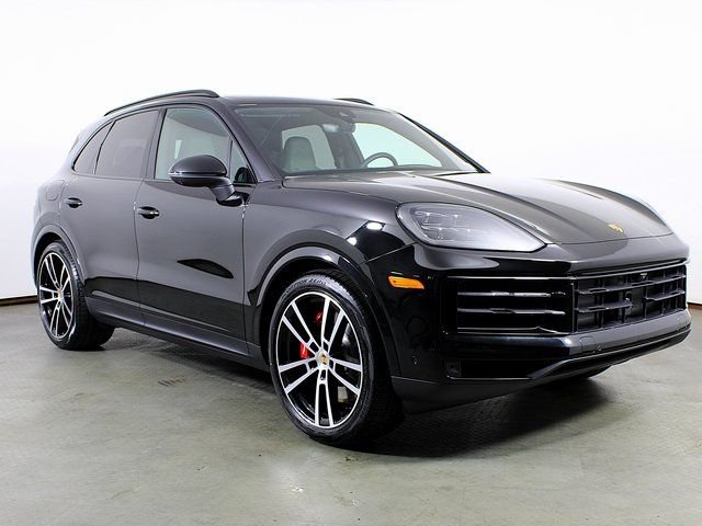 2025 Porsche Cayenne S - Photo 9