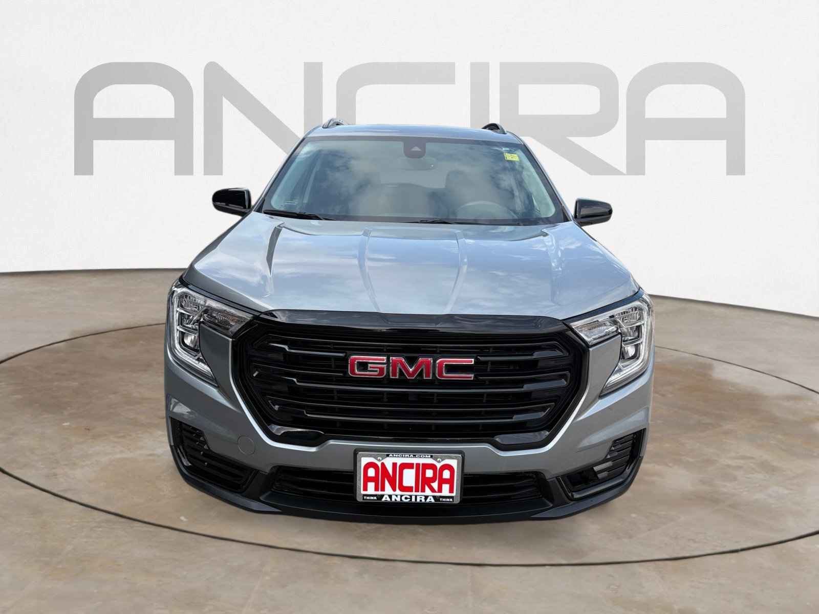 Used 2024 Sterling Metallic GMC SLE image 5