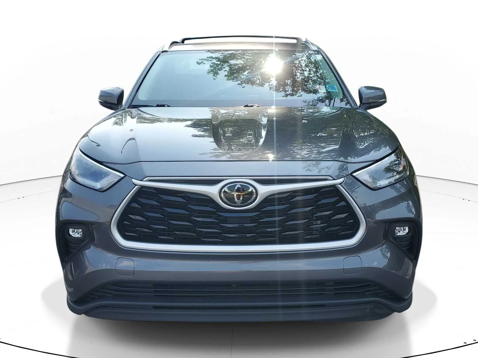Used 2021 Magnetic Gray Metallic Toyota XLE image 2
