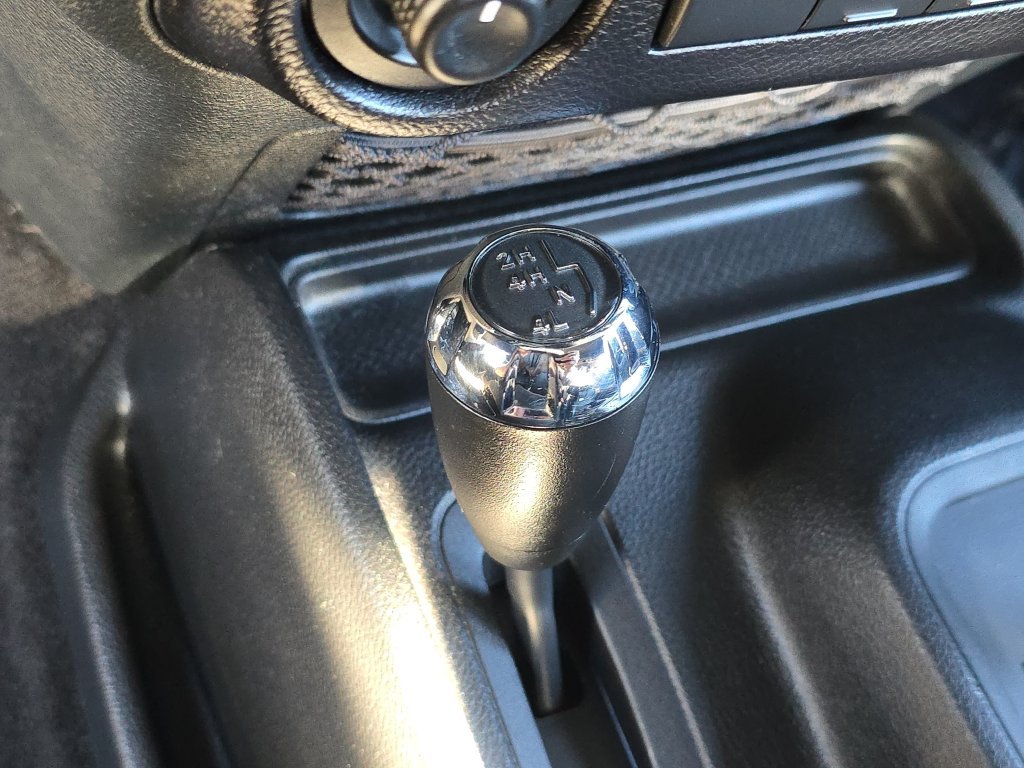 Used 2015 Black Jeep Unlimited Sahara image 32