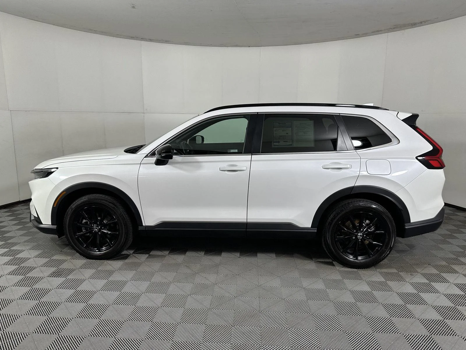 Used 2024 Platinum White Pearl Honda Sport-L image 15