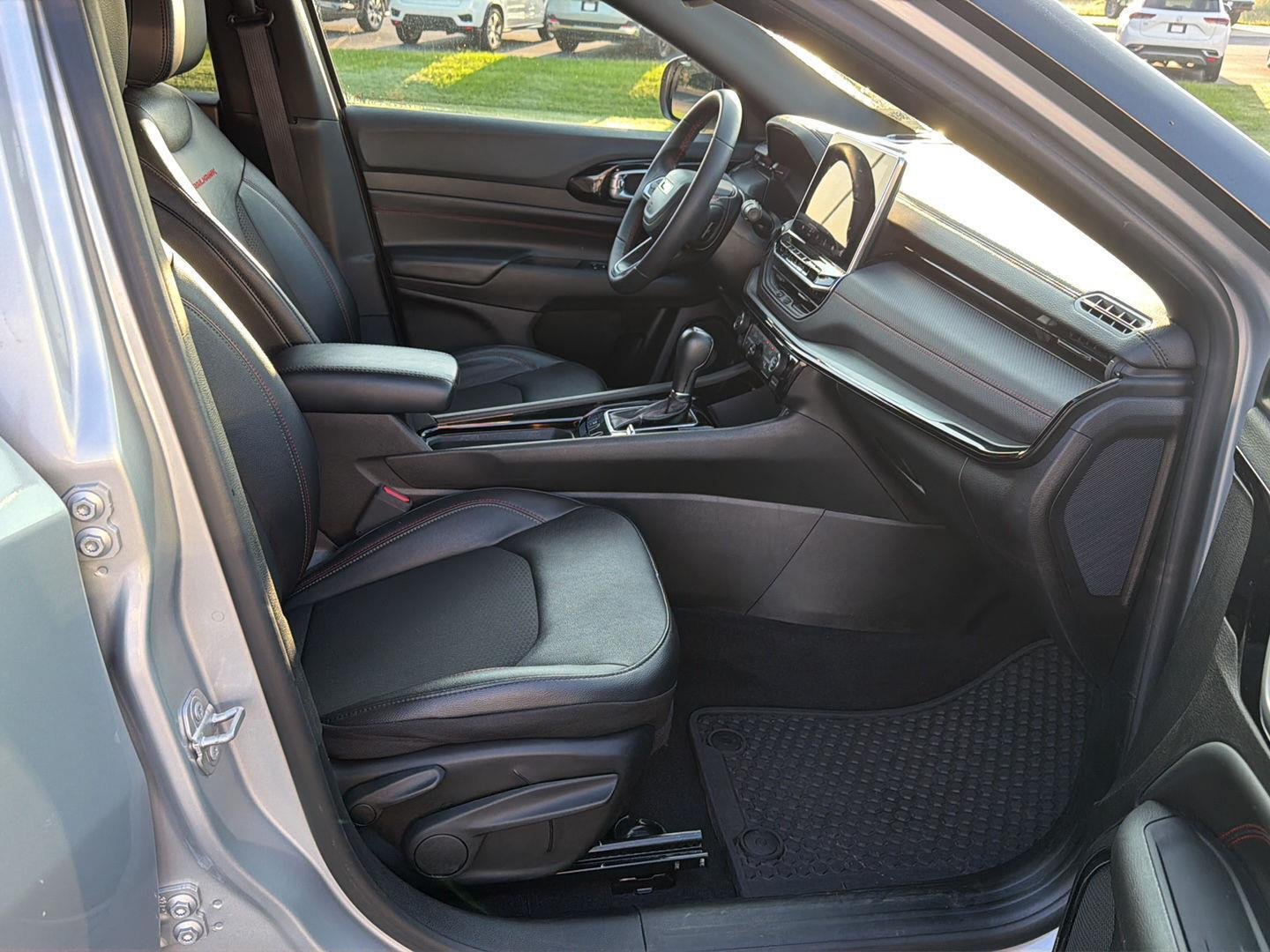 2025 Jeep Compass Trailhawk - Photo 13