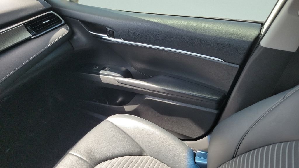 Certified Used 2020 White Toyota SE image 13