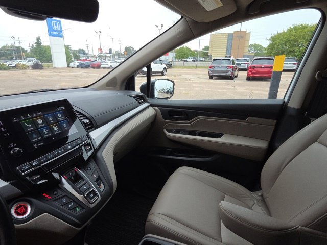 Used 2023 White Honda EX-L image 29