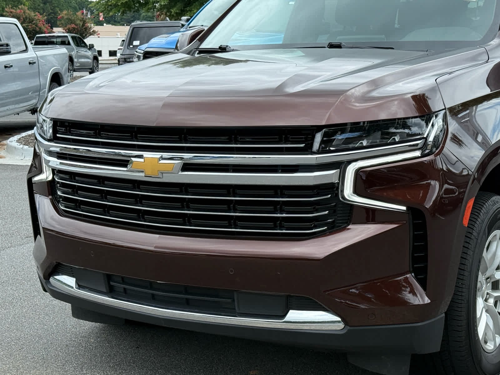 Used 2023 Auburn Metallic Chevrolet LT image 9