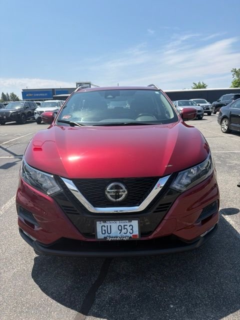 Used 2021 Red Nissan SV image 3