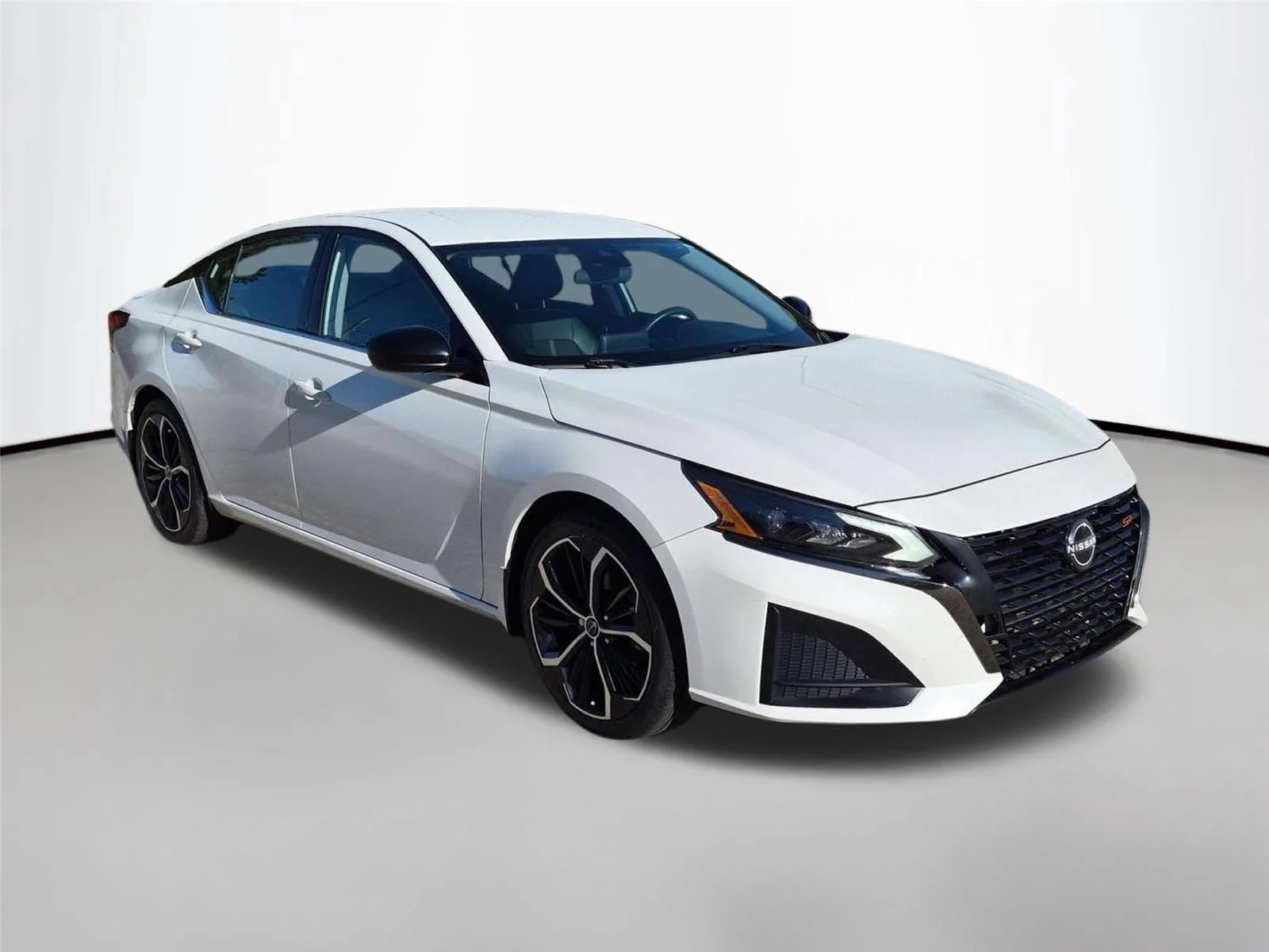 Used 2023 Pearl White Tricoat Nissan 2.5 SR image 7