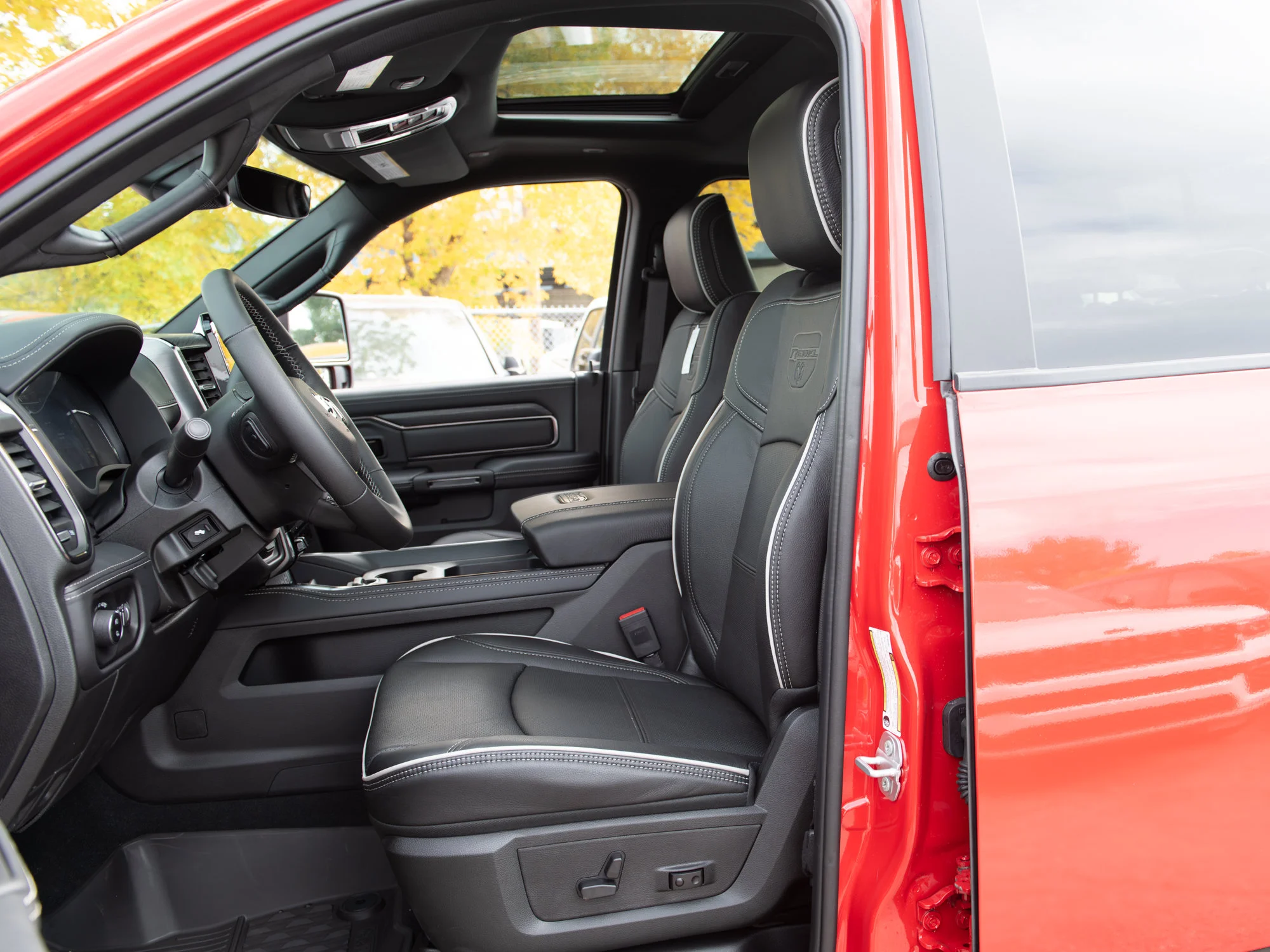 New 2027 Red RAM Rebel* Crew Cab 4x4, Sunroof, Locking Rear Diff, Passenger Screen, Towing Tech Group image 27