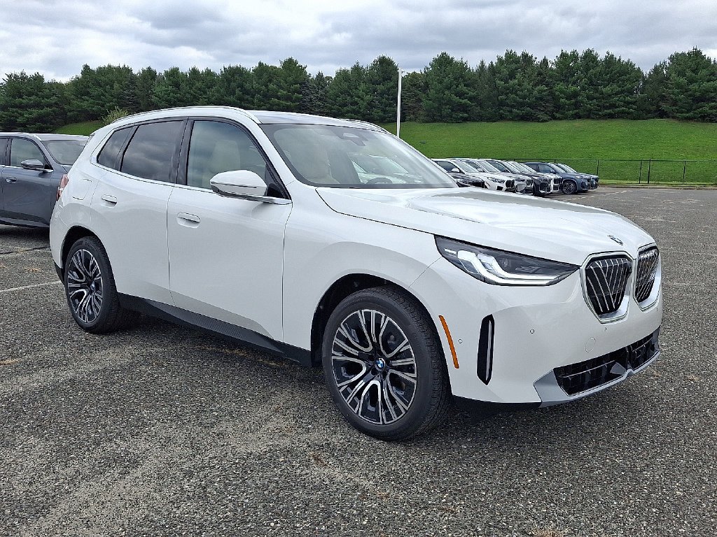 New 2026 Alpine White BMW 30 xDrive image 2
