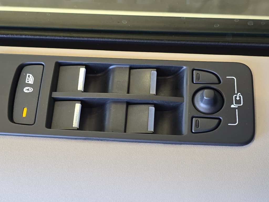 Certified Used 2025 White Land Rover S image 30