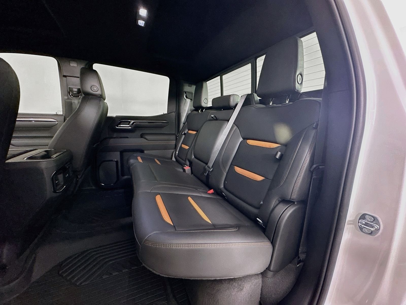 Used 2022 Summit White GMC AT4 image 25