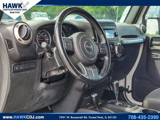 Used 2017 White Jeep Unlimited Rubicon image 9