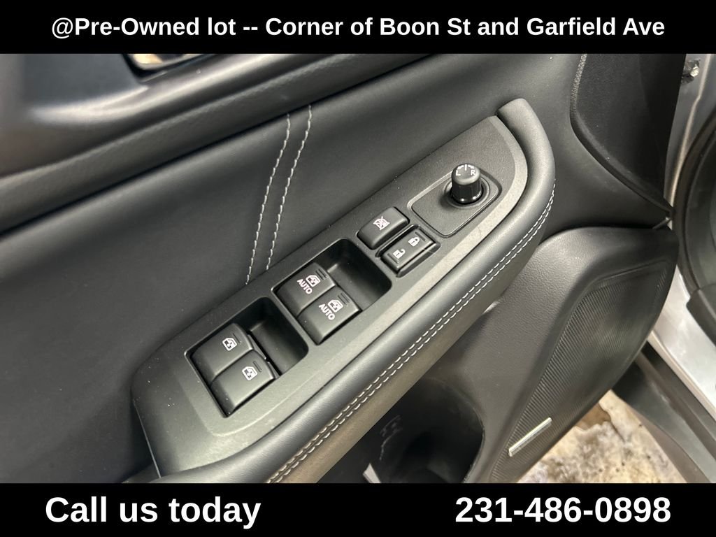 Used 2019 Silver Subaru 2.5i image 16