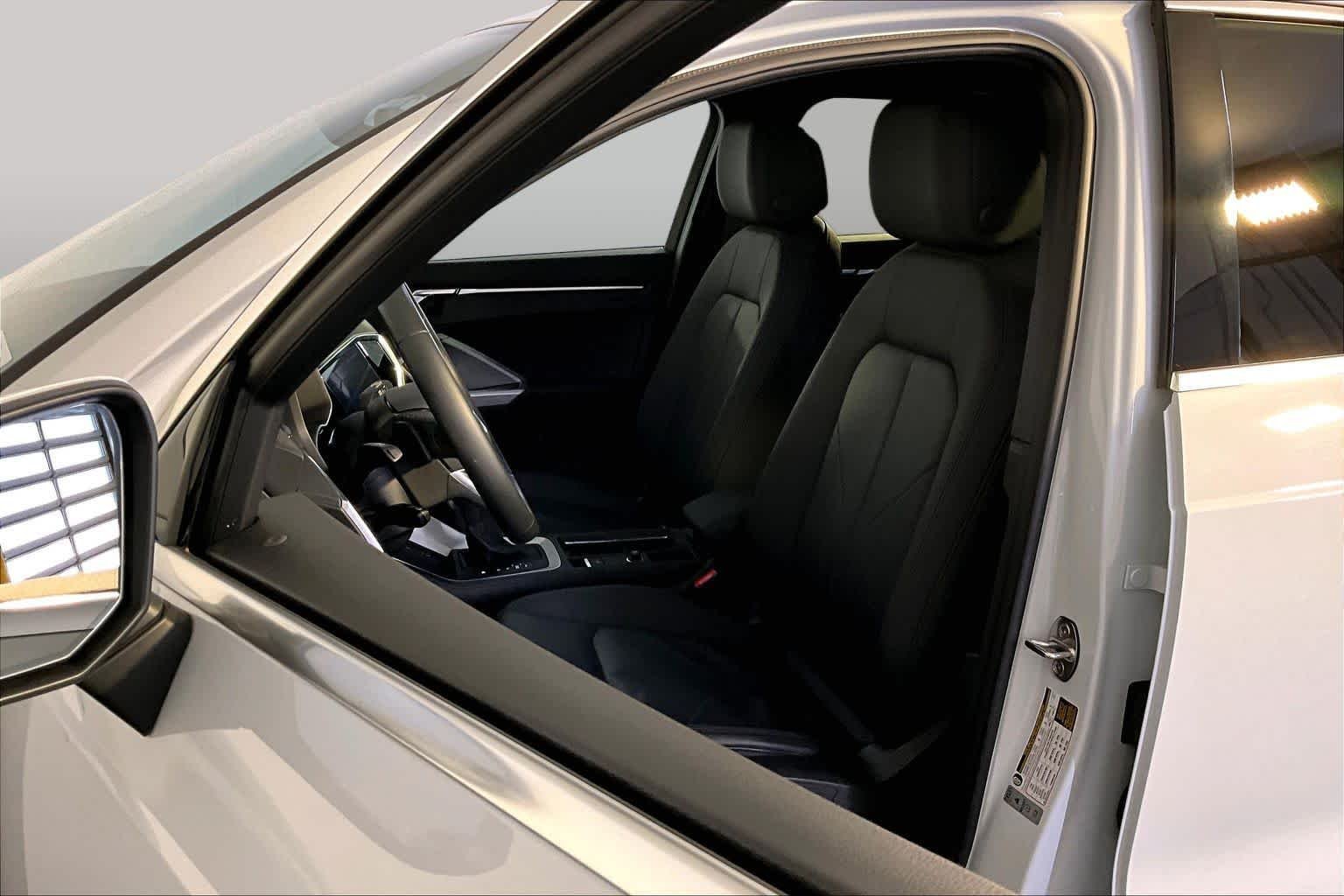 Used 2023 Glacier White Metallic Audi S line Premium image 9