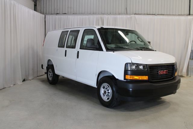New 2026 Summit White GMC Work Van image 25