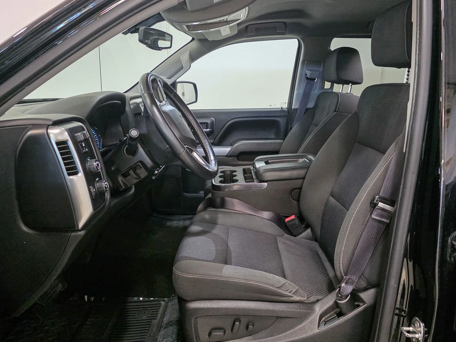 Used 2017 Black Chevrolet LT image 20