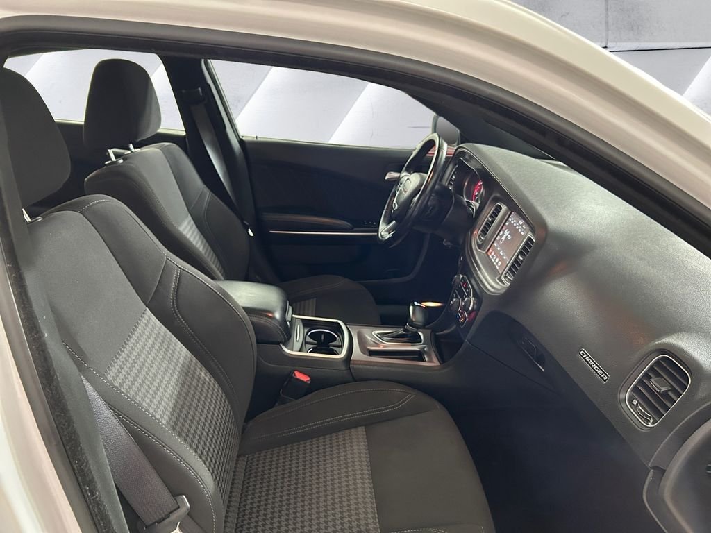 Used 2023 White Dodge SXT image 13