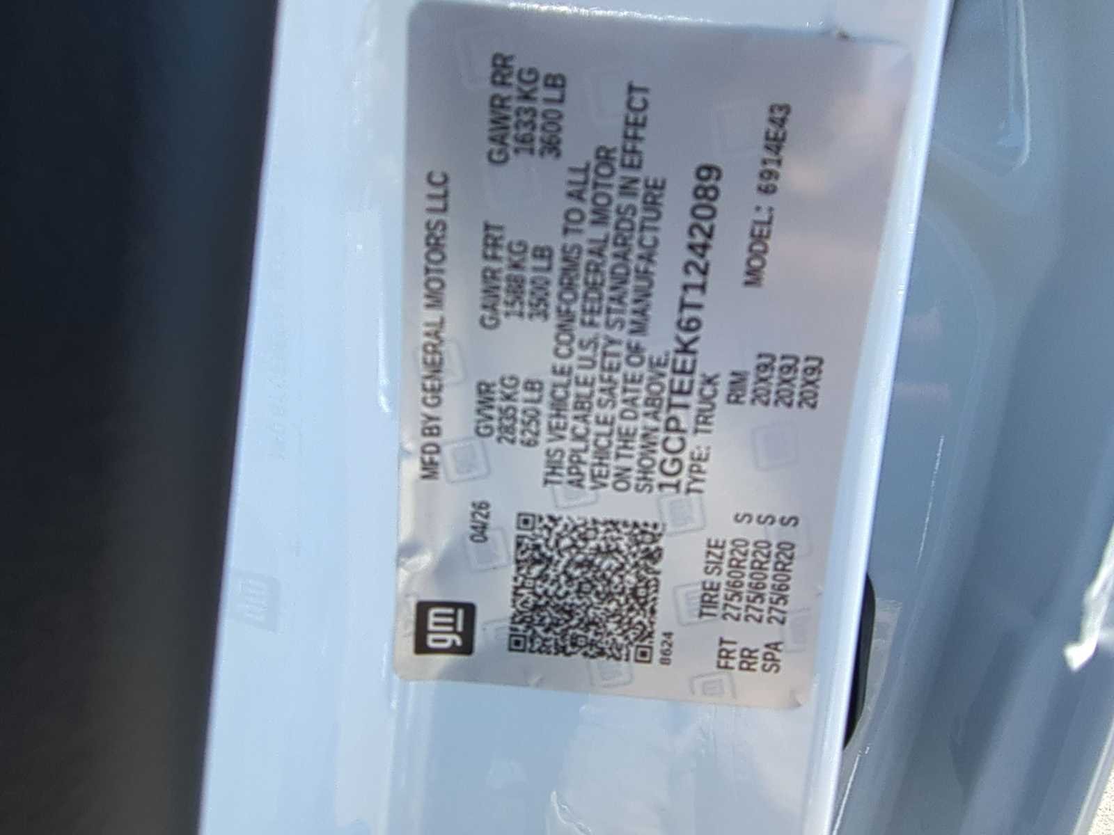 New 2026 Summit White Chevrolet Trail Boss image 30