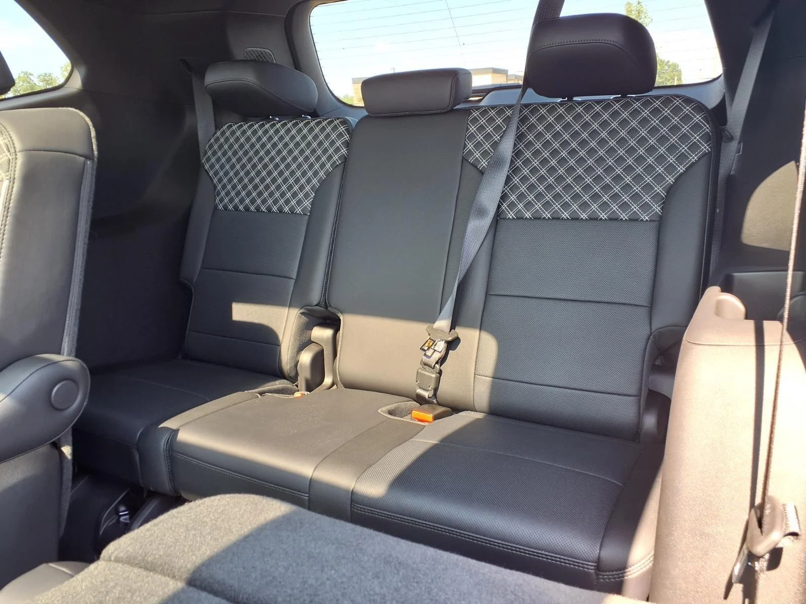 Used 2025 Ebony Twilight Metallic GMC AWD Denali image 28