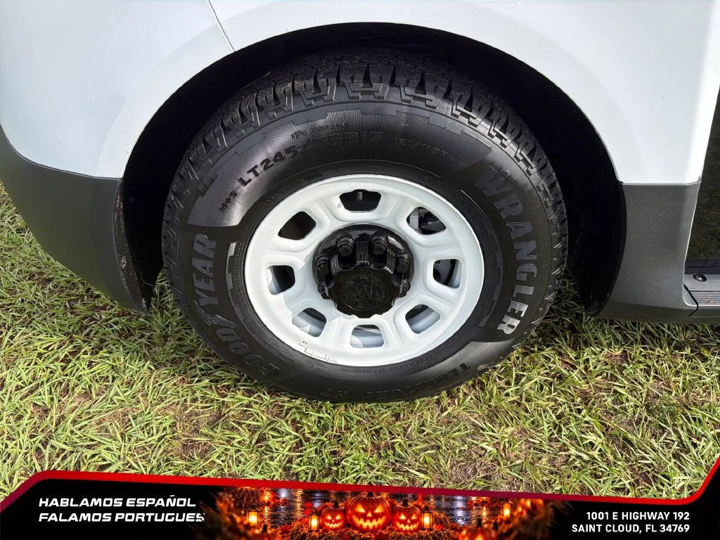 Used 2024 Oyster White BrightDrop EJY image 10