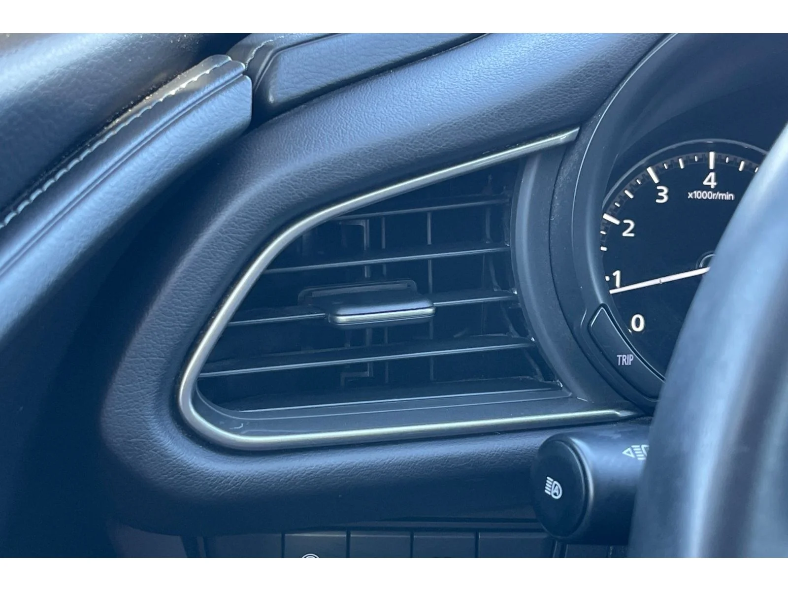 Used 2024 CERAMIC Mazda Select image 29