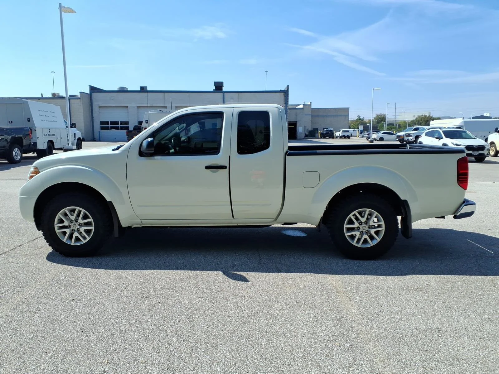 Used 2019 Glacier White Nissan SV image 4