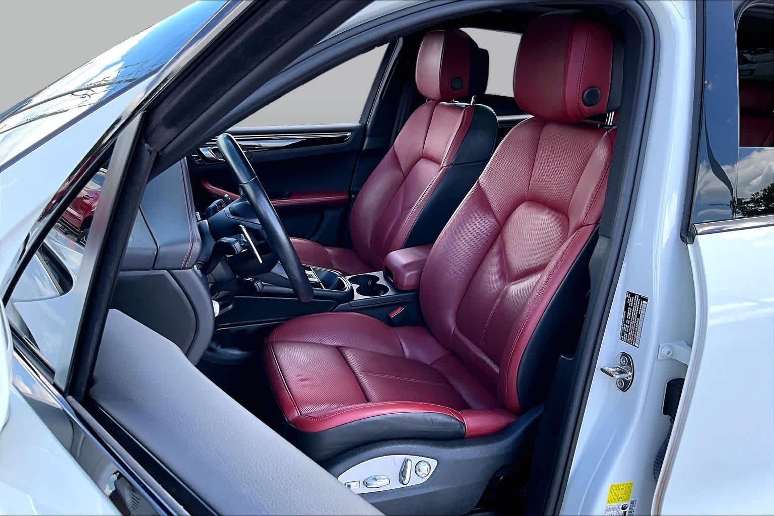 Used 2022 Carrara White Metallic Porsche S image 8