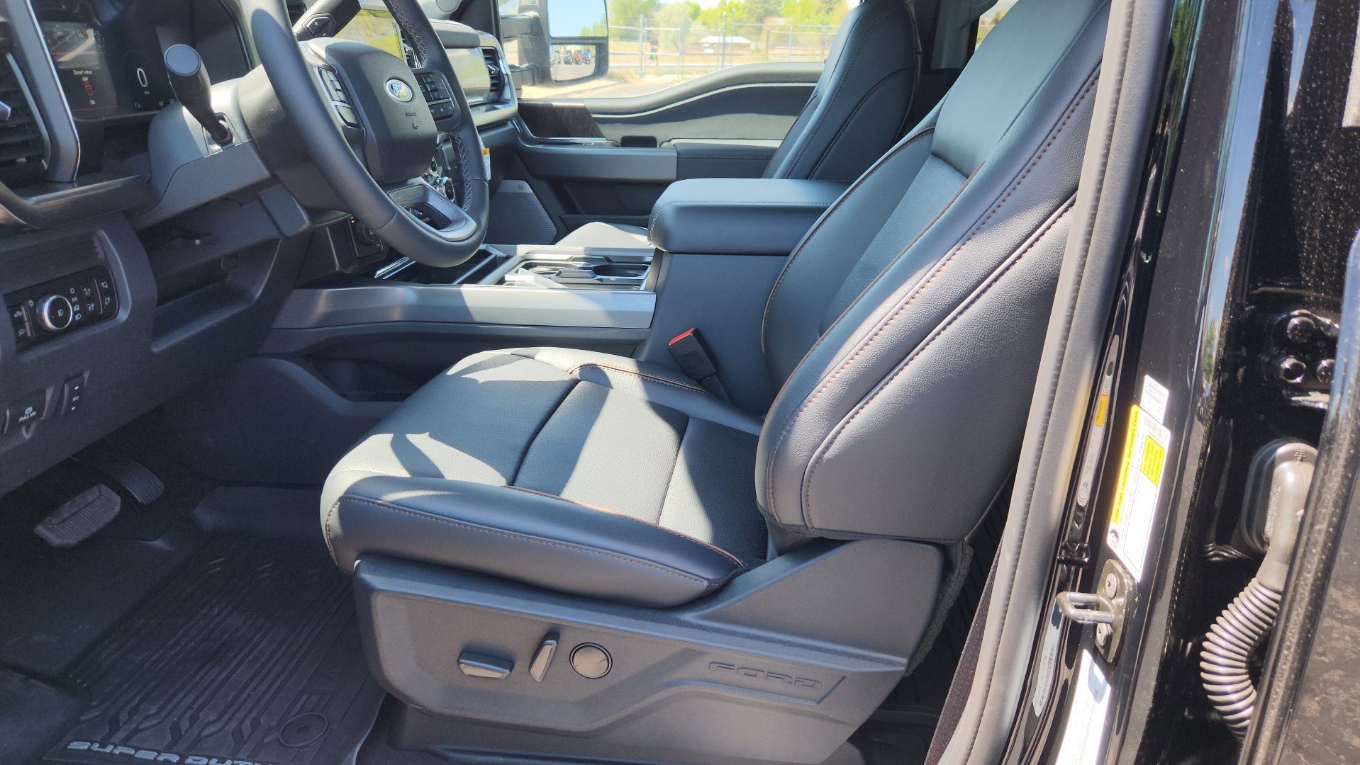 New 2026 Agate Black Metallic Ford LARIAT image 24