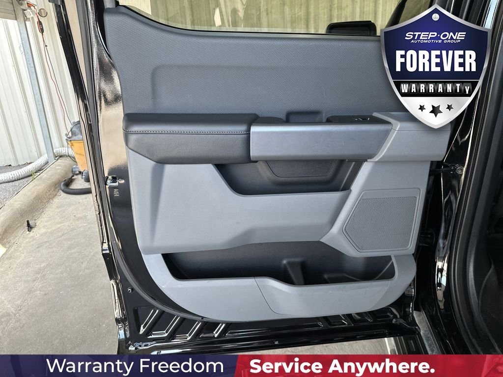 Used 2023 Black Ford XLT image 29