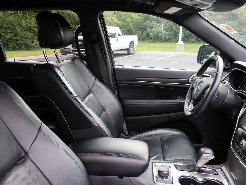 Used 2018 Black Jeep Limited image 9
