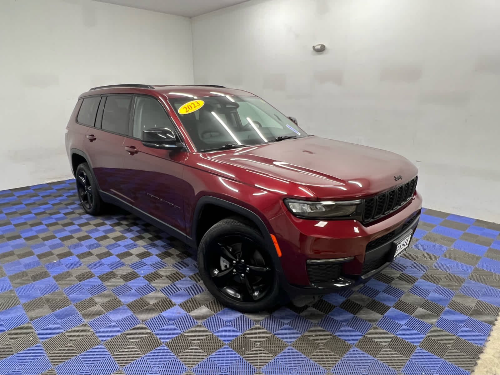 Used 2023 Velvet Red Pearlcoat Jeep Limited image 34
