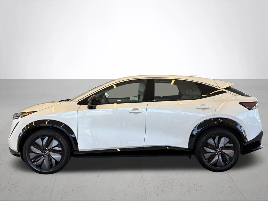 Certified Used 2024 White Nissan ENGAGE image 12