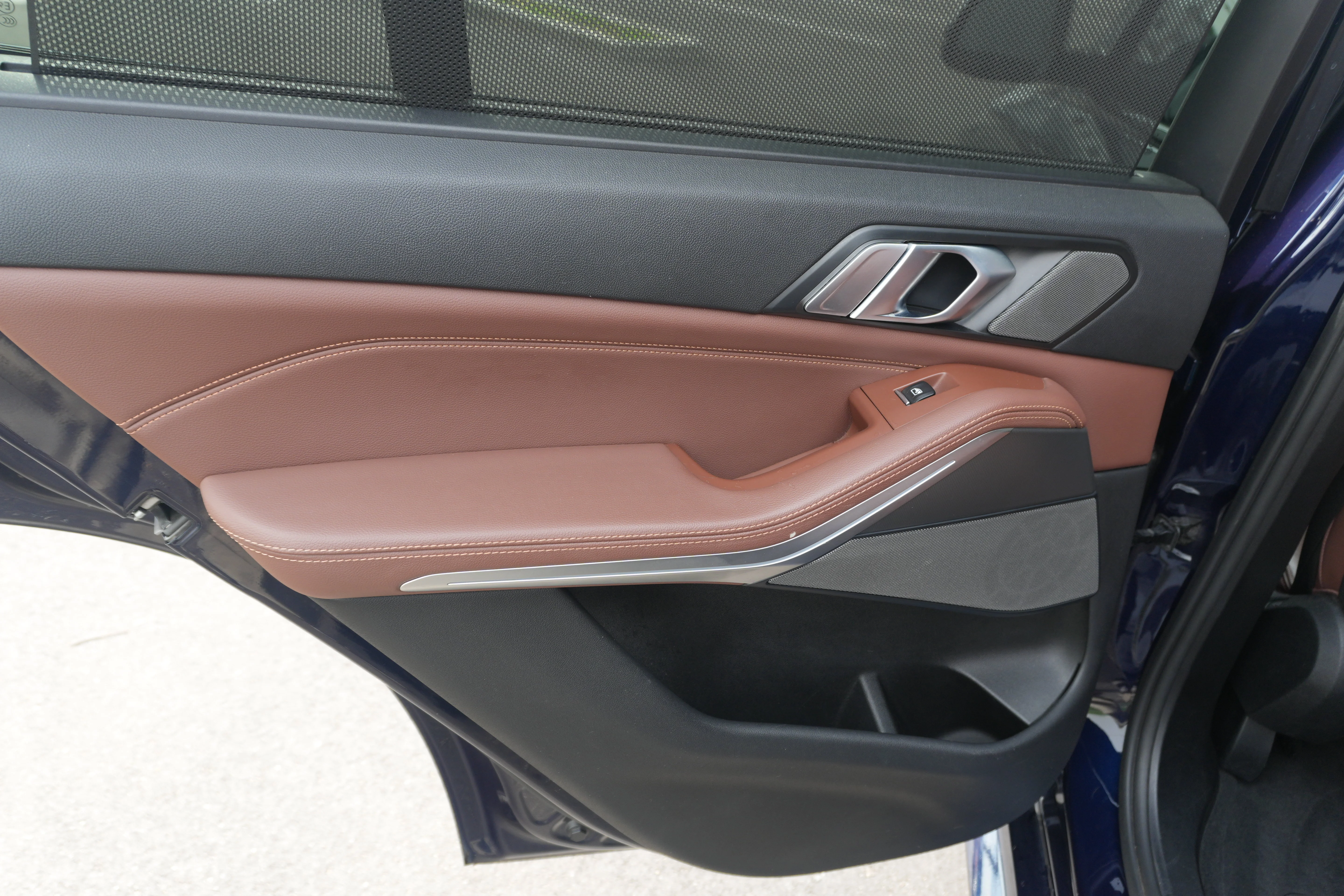 Used 2019 Tanzanite Blue II Metallic BMW xDrive40i image 22