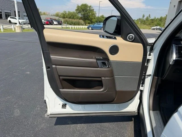 Used 2020 White Land Rover HSE image 20