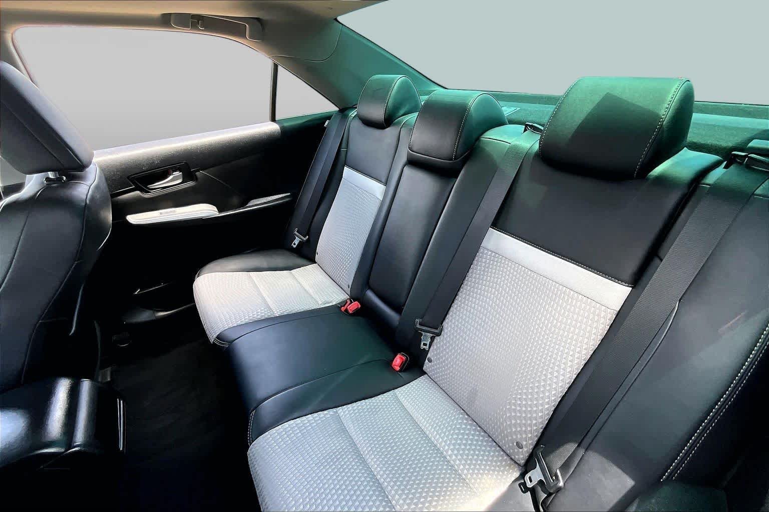 Used 2012 Classic Silver Metallic Toyota SE image 18