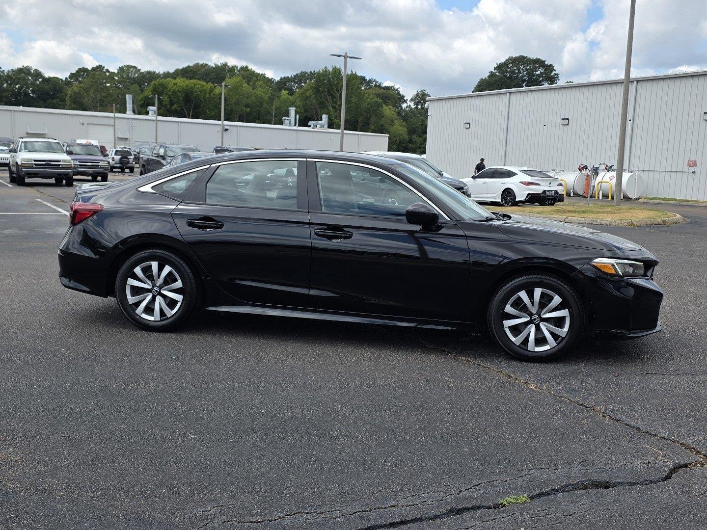 Used 2025  Honda LX image 4
