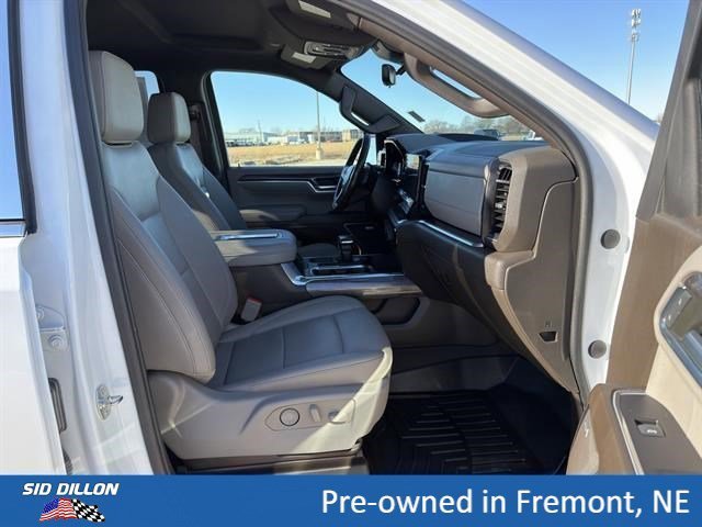 Used 2022 Iridescent Pearl Tricoat Chevrolet LTZ image 18