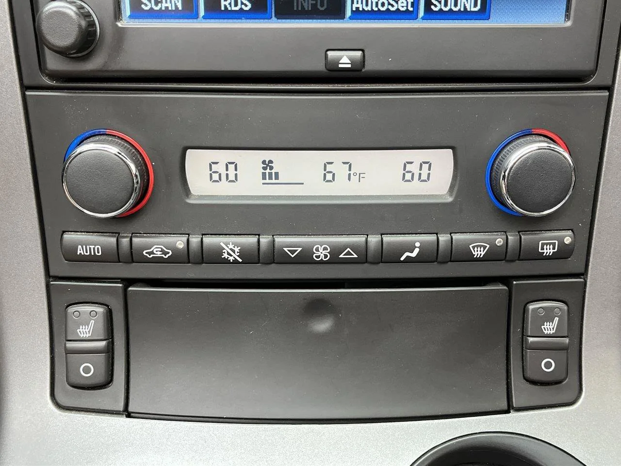 Used 2006 Victory Red Chevrolet  image 17