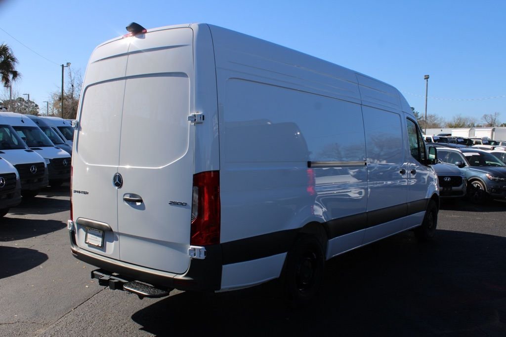 New 2026 Arctic White Mercedes-Benz Cargo 170 WB image 15
