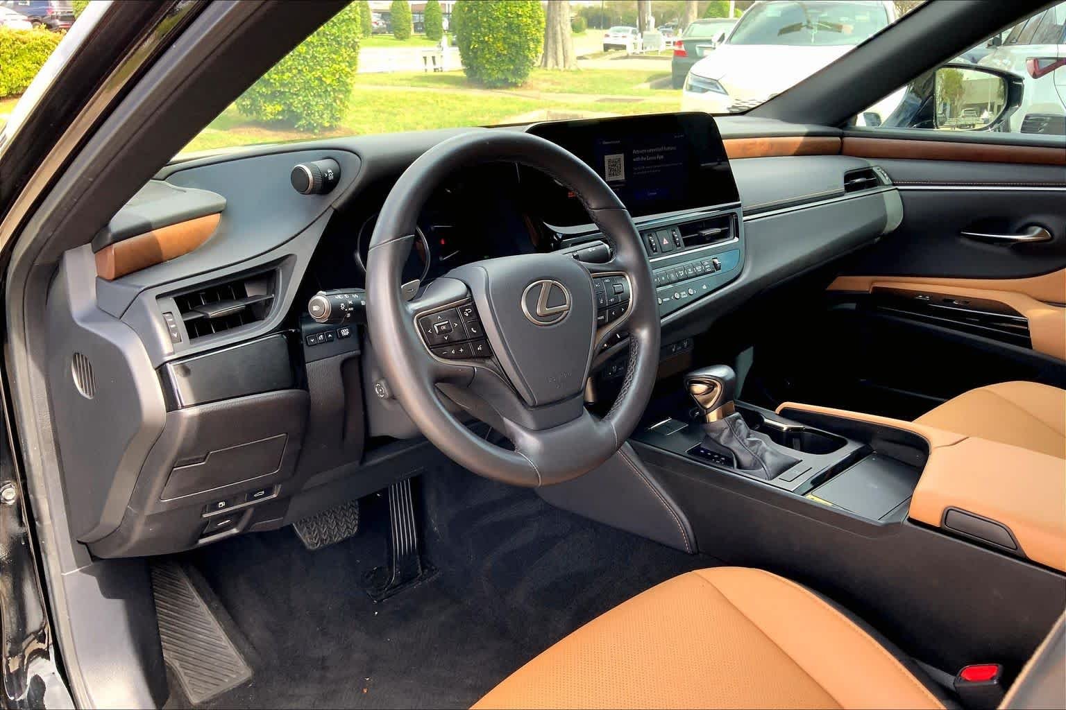 2024 Lexus ES 350 - Photo 26