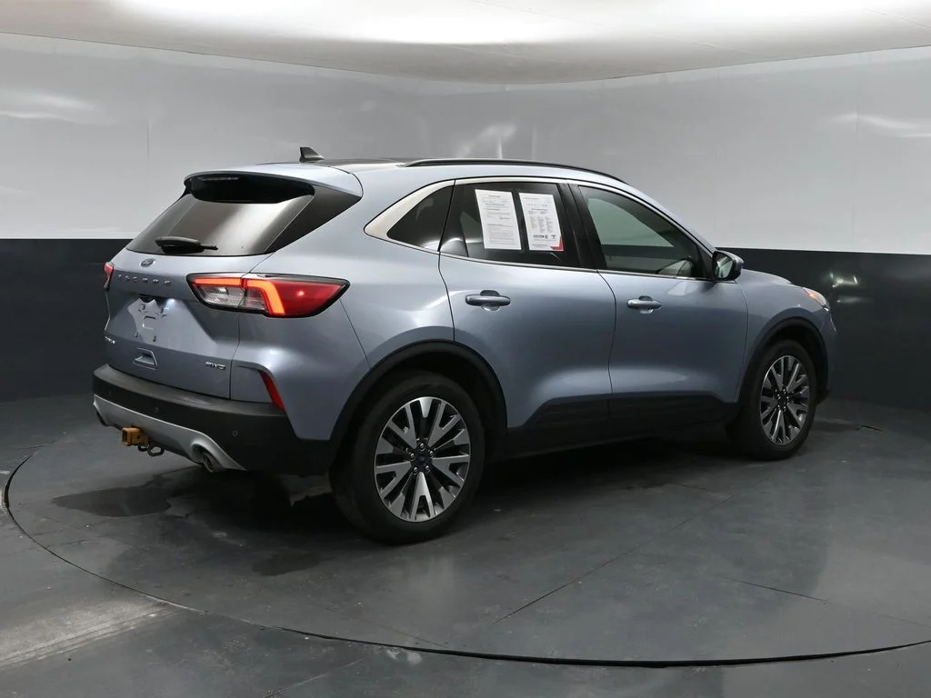 Used 2022 Blue Ford Titanium image 4