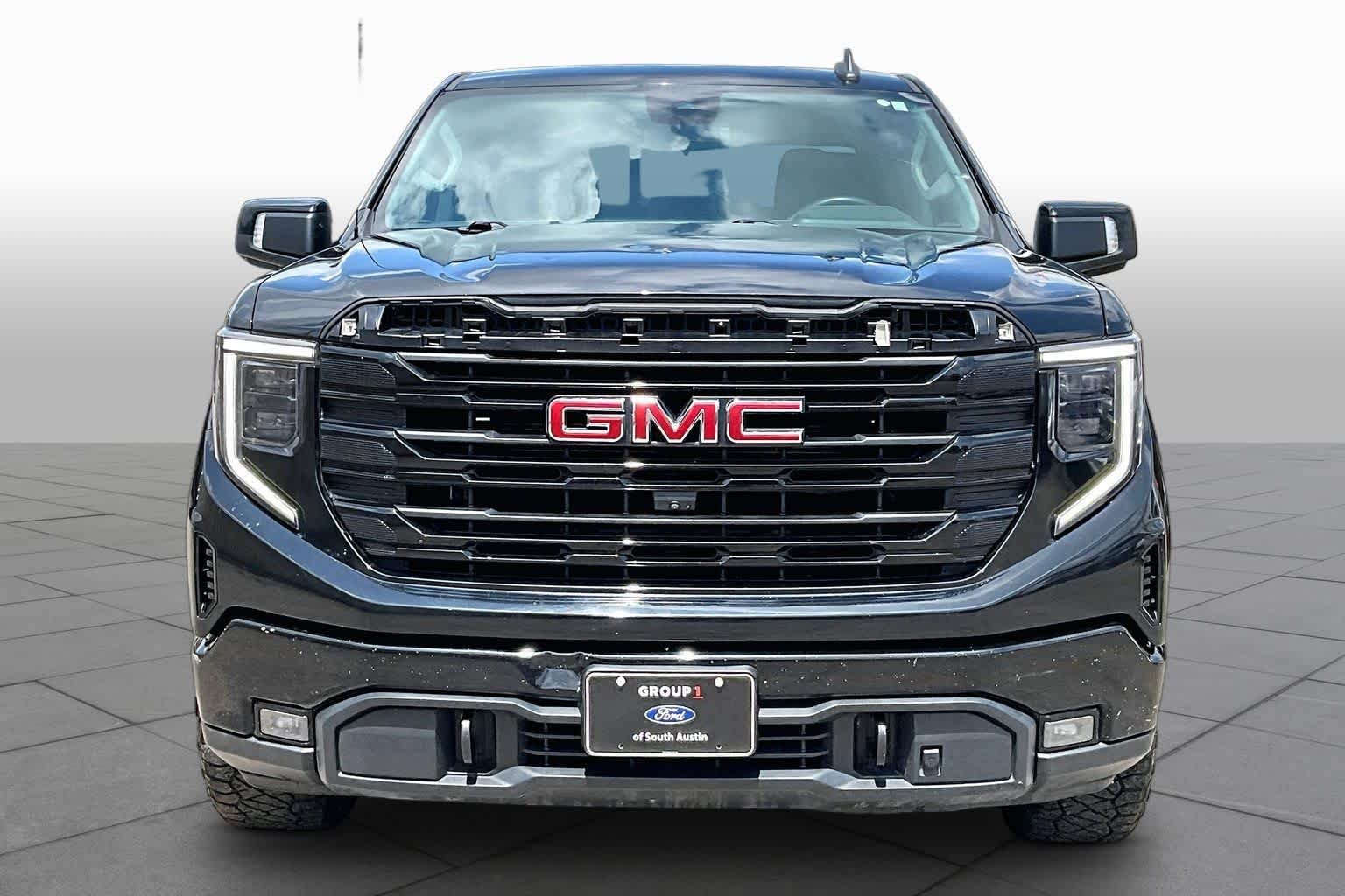 Used 2022 Onyx Black GMC Elevation image 4