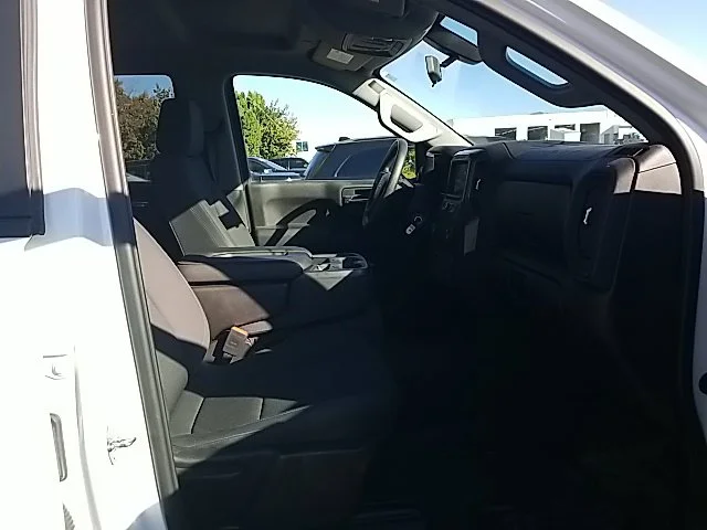 Used 2020 White Chevrolet Custom image 35
