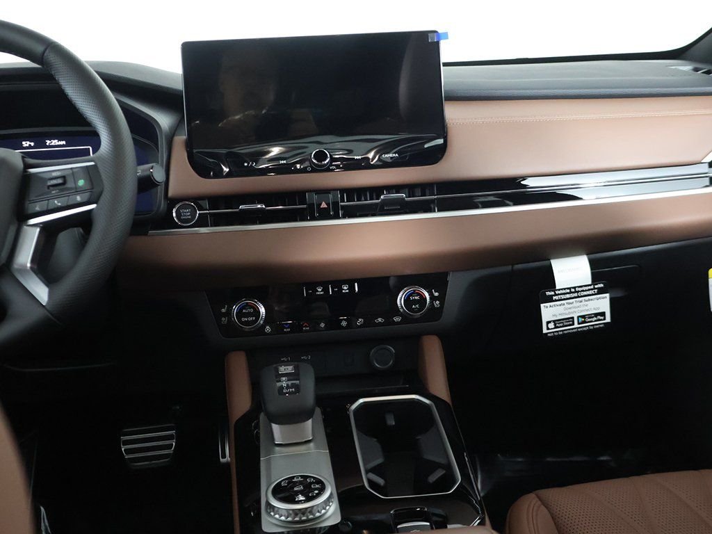 New 2025 Gray Mitsubishi SEL image 39