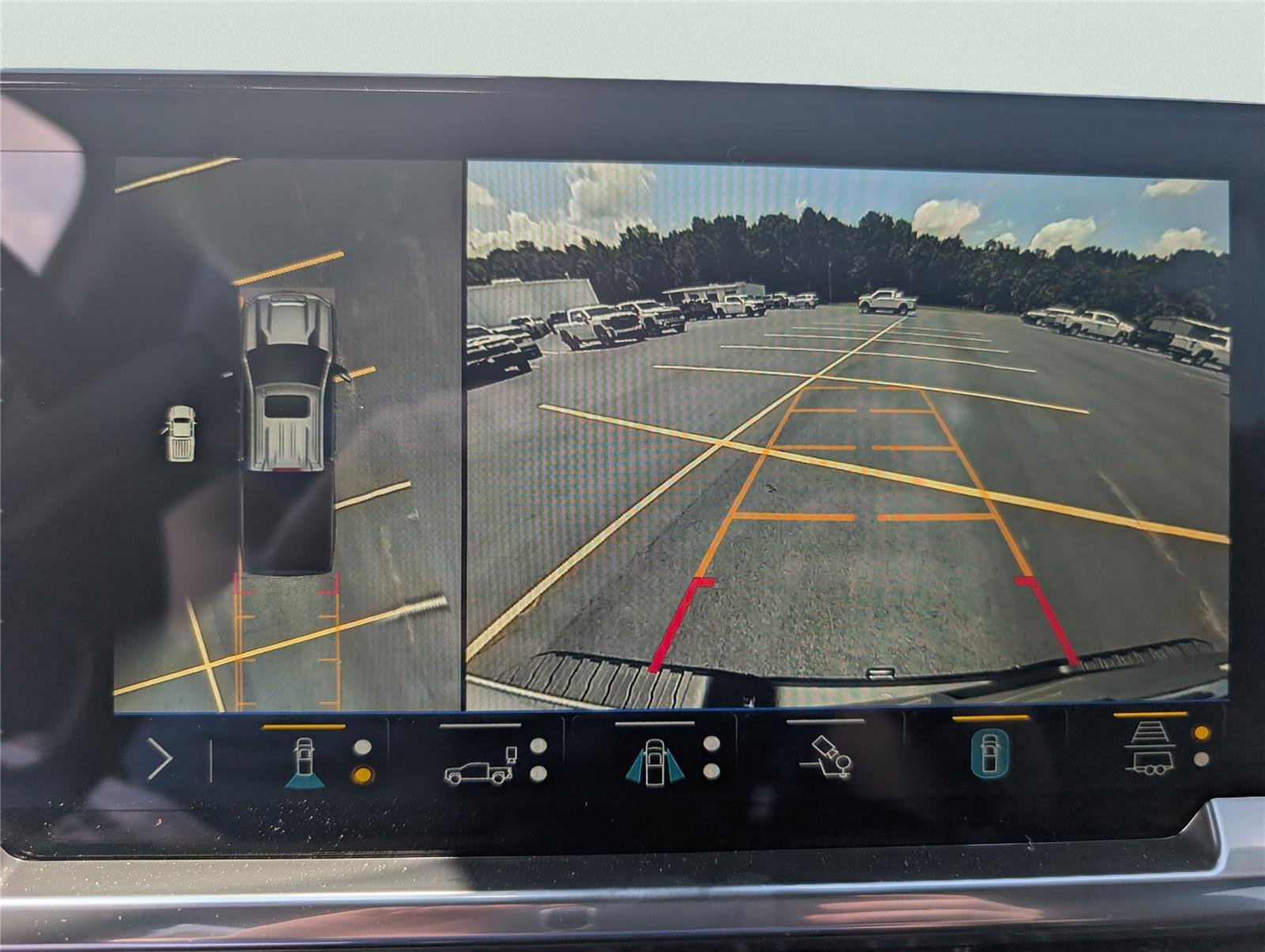 New 2026 Summit White Chevrolet LT image 29