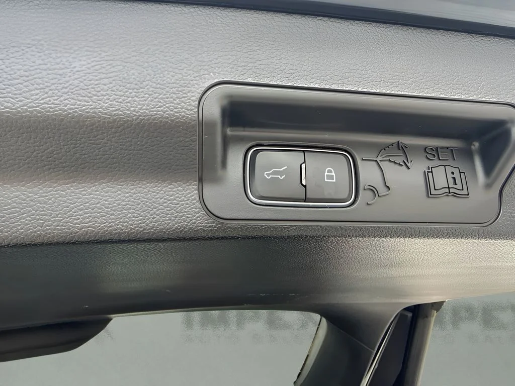 Used 2024 Blue Ford XLT image 22