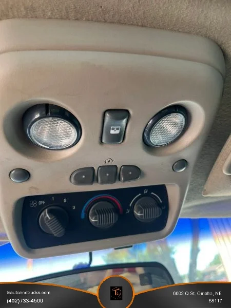 Used 2001 Silver GMC Denali Sport Utility 4D image 24