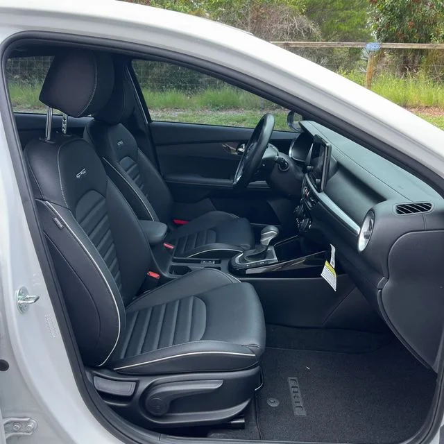 Used 2024 Snow White Pearl Kia GT-Line image 12