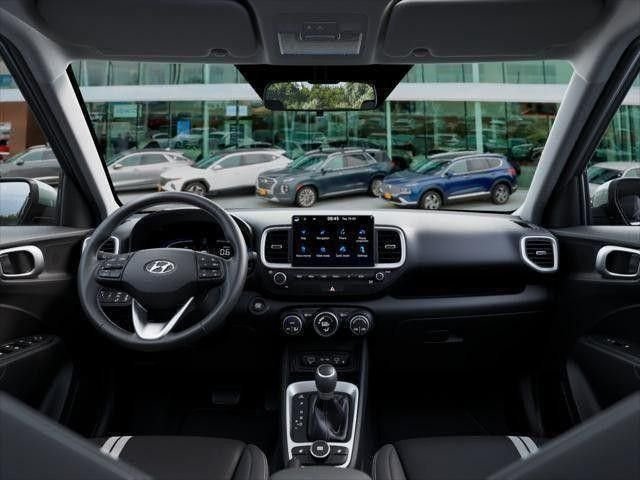 2026 Hyundai Venue SEL - Photo 11